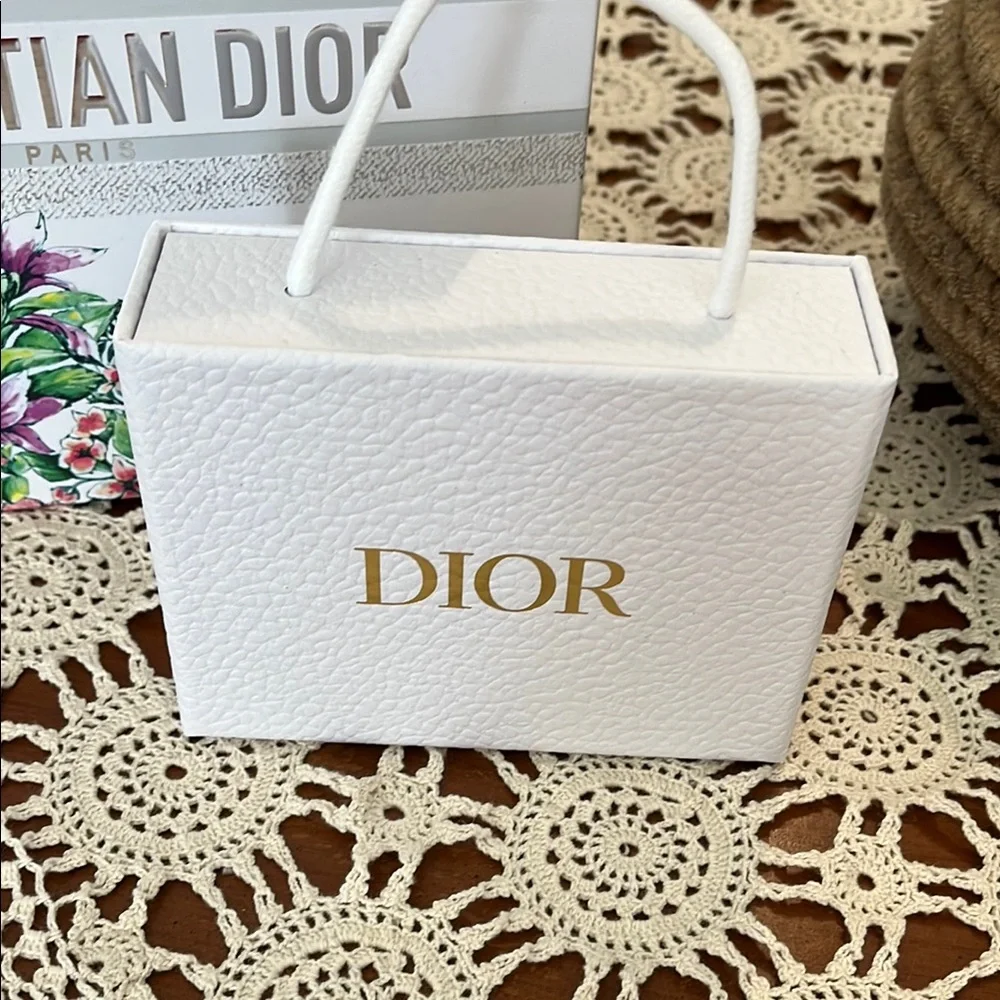 Dior Boxes (2) - Picture 4 of 6